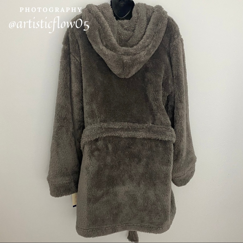 NEW! Jasmine & Ginger Faux Fur Robe & Eye Mask - Picture 4 of 8